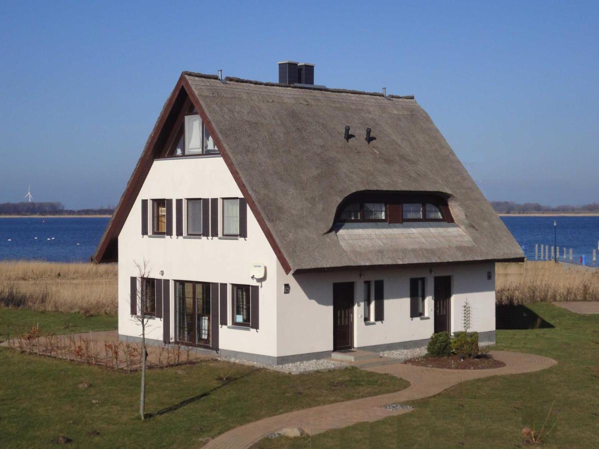 Ferienhaus Boddenblick Und Kranich Vieregge Bagian luar foto